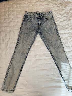 High-Rise Acid Wash Skinny Jeans in Light Blue